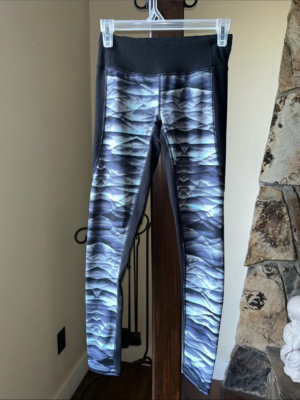 Zella Black Leggings with Blue-Gray Wave Print